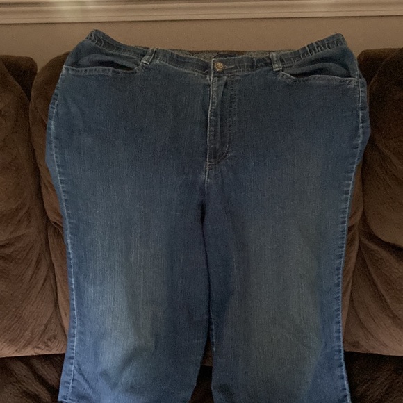 Gloria Vanderbilt Jean capris size 16 - Picture 2 of 5